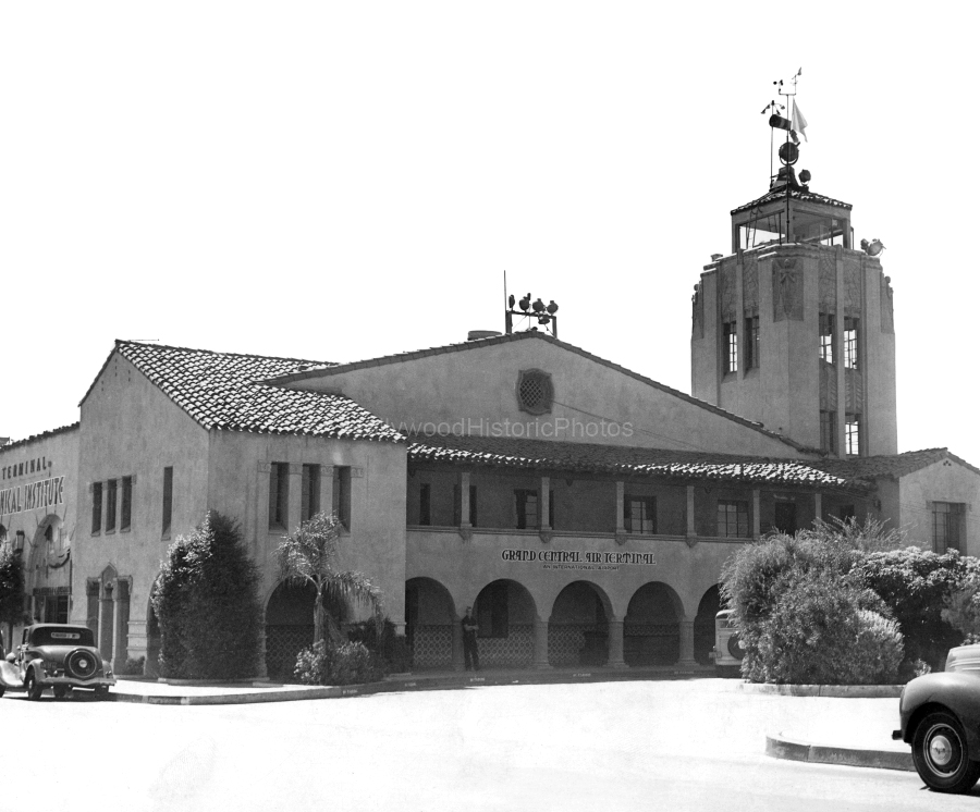 Grand Central Air Terminal 1940 1310 Air Way wm.jpg